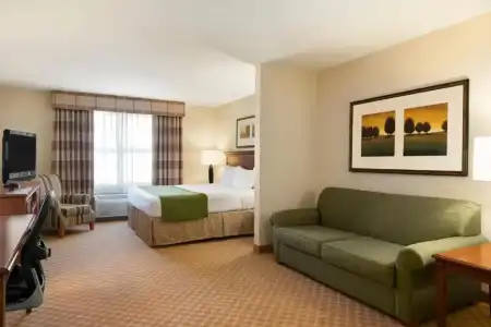 Country Inn & Suites by Radisson, Peoria North, IL - 36
