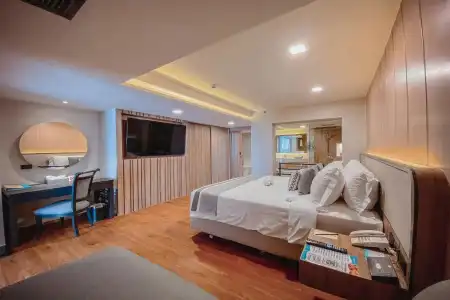 Phuket Graceland Resort And Spa - 2