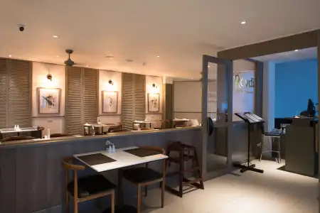Sawaddi Patong Resort & Spa by Tolani - 19