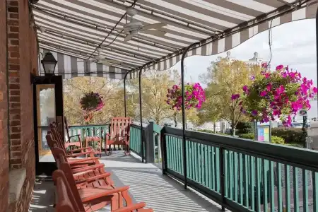 River Street Inn - 18
