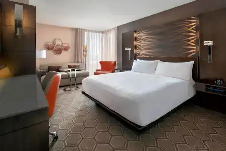 Boston Marriott Cambridge - 4