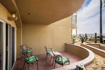 Pacific Terrace - 111