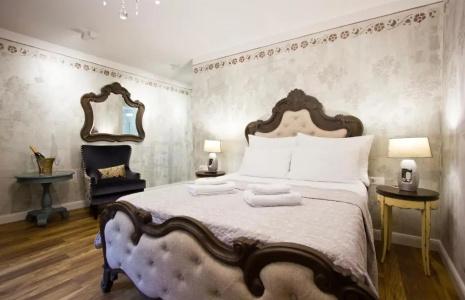 Plaza Marchi Old Town - Mag Quaint & Elegant Boutiques - 147