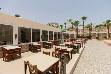 Royal Star Empire Beach Resort - 17