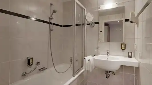 Newton Heilbronn - 20