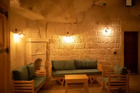 Pome Granate Cave - 78