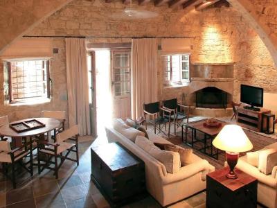 Artemis Traditional House - 44