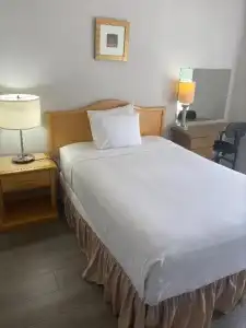 2400 Motel - 38