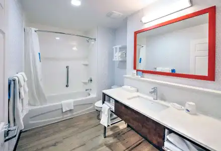 Hampton Inn by Hilton Ottawa - 8