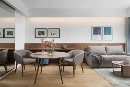 & Restaurant Milan - 38