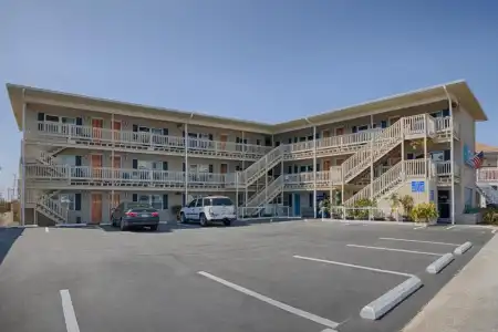 Crystal Sands Motel - 0
