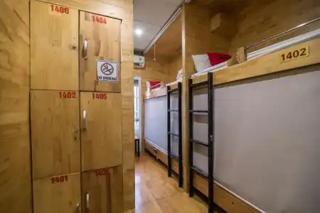 Box - 32