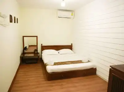 Les Fleurs Bangkok Hostel - 4