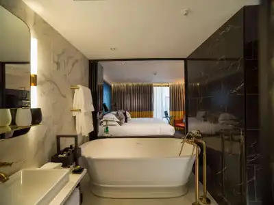 The Guardsman and Residences - 10