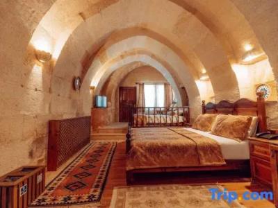Melis Cave - 94