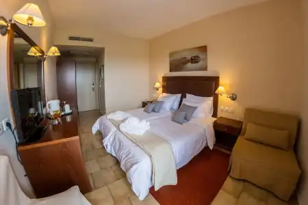 Apollo Resort Art - 32