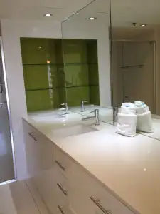 Surfers Century Oceanside Apartments - 6