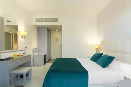 St. George Beach & Spa Resort - 72
