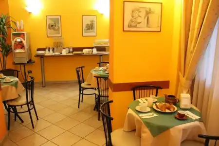 Sara - 16