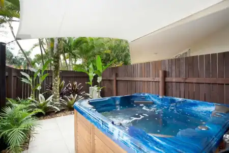 Noosa Tropicana - 94