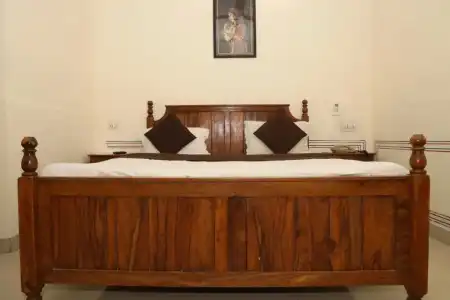 Raghuraj Palace - 57