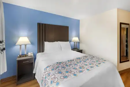 SureStay Plus By Best Western Niagara Falls East - 56