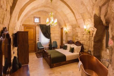 Solo Cave Suites - 72
