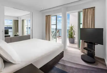 Hilton Auckland - 3