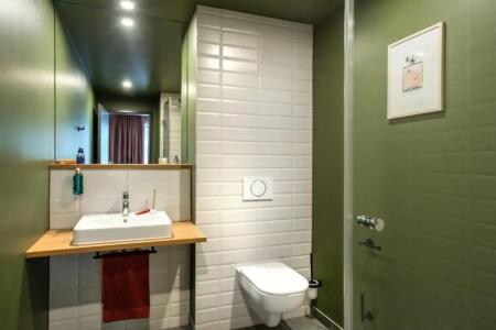 Moxy Berlin Airport - 5