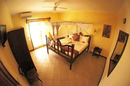 Uroa Bay Beach Resort - 88