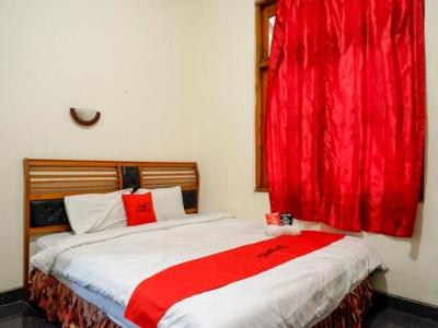 RedDoorz at Golden Inn Tugu Yogyakarta - 24