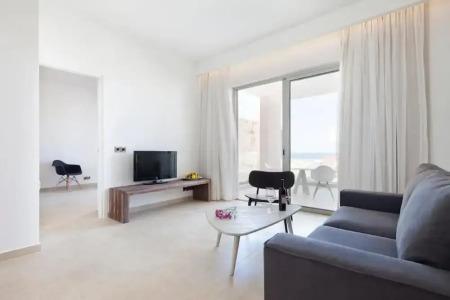 Gold Lagoon Kosher - by Amphora & Suites - 33