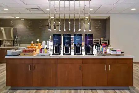 Hampton Inn & Suites Las Vegas Convention Center - No Resort Fee - 24