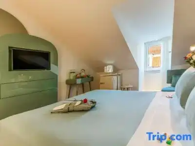 The 7, Suites, Studios & Apartments - 46
