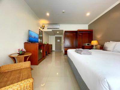 Sabai Sabana - 28