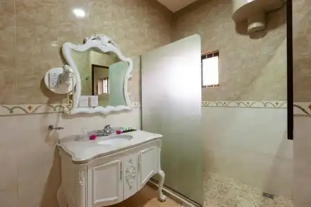 Chez Bea Luxury Villa - 10