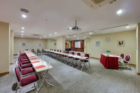 Ramada by Wyndham Old City - 14