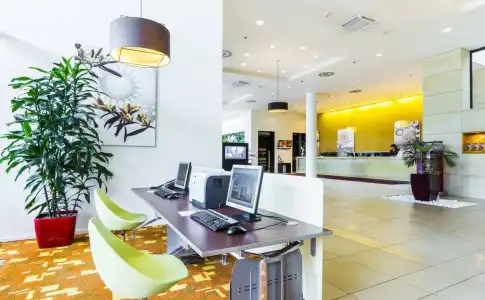 Courtyard by Marriott Prague Airport - 16