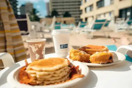 Holiday Inn Express WAIKIKI by IHG - 11