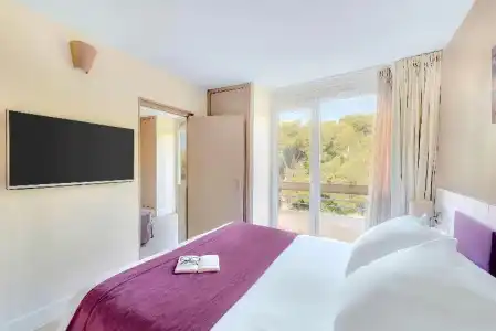Best Western Plus La Rade - 40