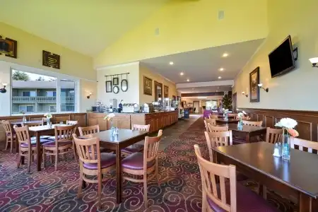 Best Western Pier Point Inn - 33