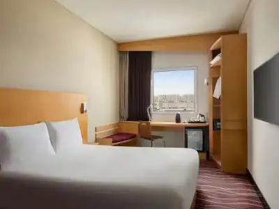 Ibis Muscat - 44