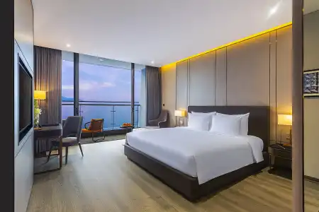 Le Sands Oceanfront Danang - 12