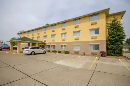 Quality Inn Evansville Eastland Area - 14