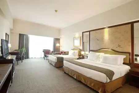 Sunlake Waterfront Resort and Convention - 2