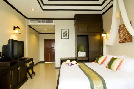 Kanok Buri Resort - 9