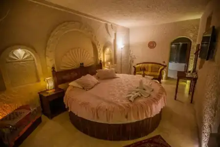 Hermes Cave - 126