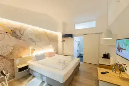 Little Suite Apartments - 5