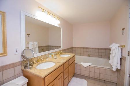 Topnotch Resort - 125