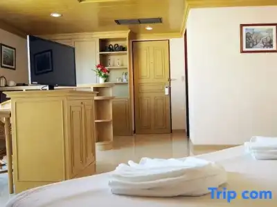 City Beach Resort - 84